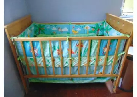 Baby Crib plus bedding